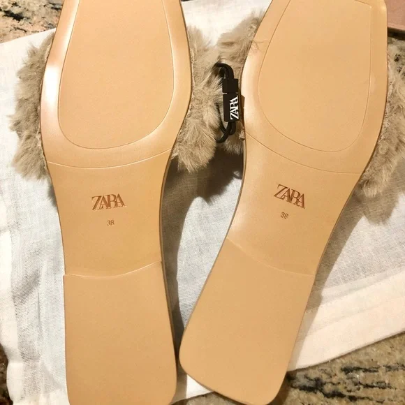 Zara stone grey low heel faux fur sandals with chain buckle - Picture 8 of 8